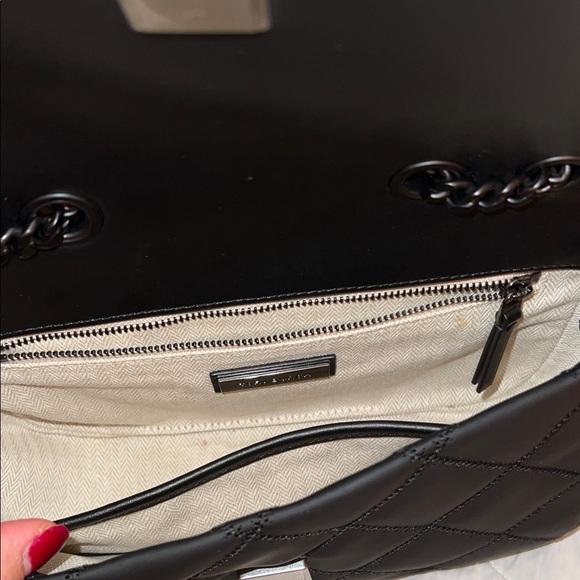 Tory Burch Black Quilted Shoulder Bag - Picture 2 of 8